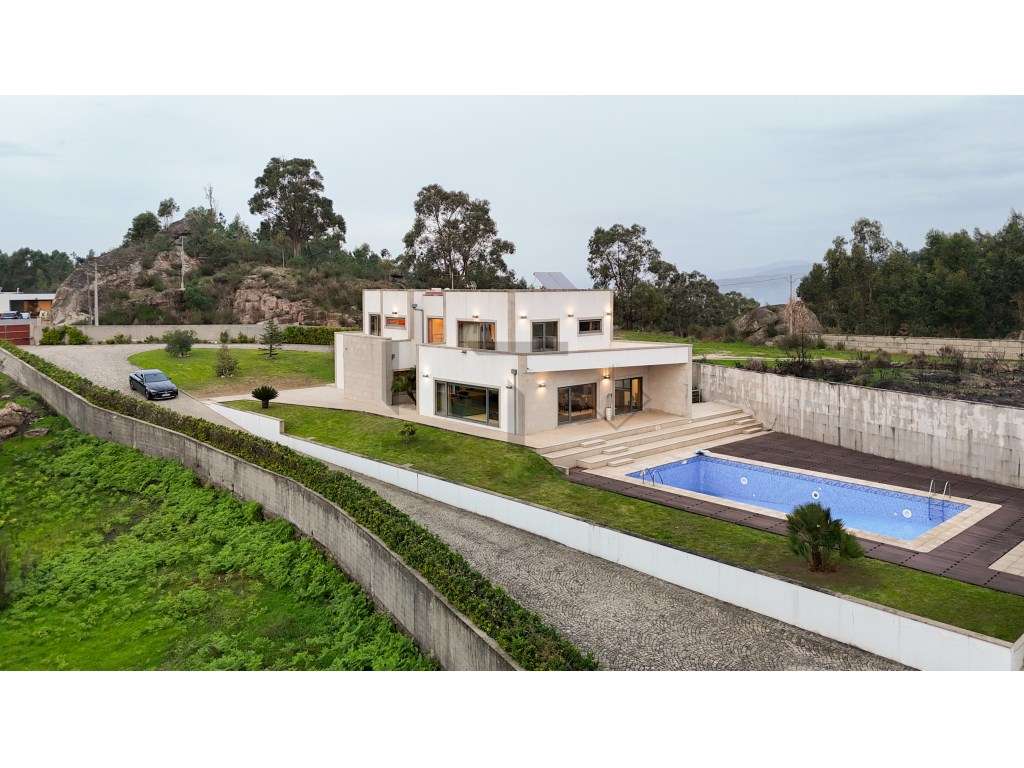 Moradia de Luxo com Piscina para Venda em Marco de Canaveses, Porto - Grande imagem: 5/45