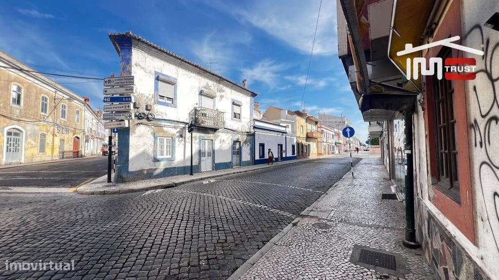 Prédio Habitacional Rés-do-Chão e 1º andar no Centro do Montijo - P... - Grande imagem: 5/28