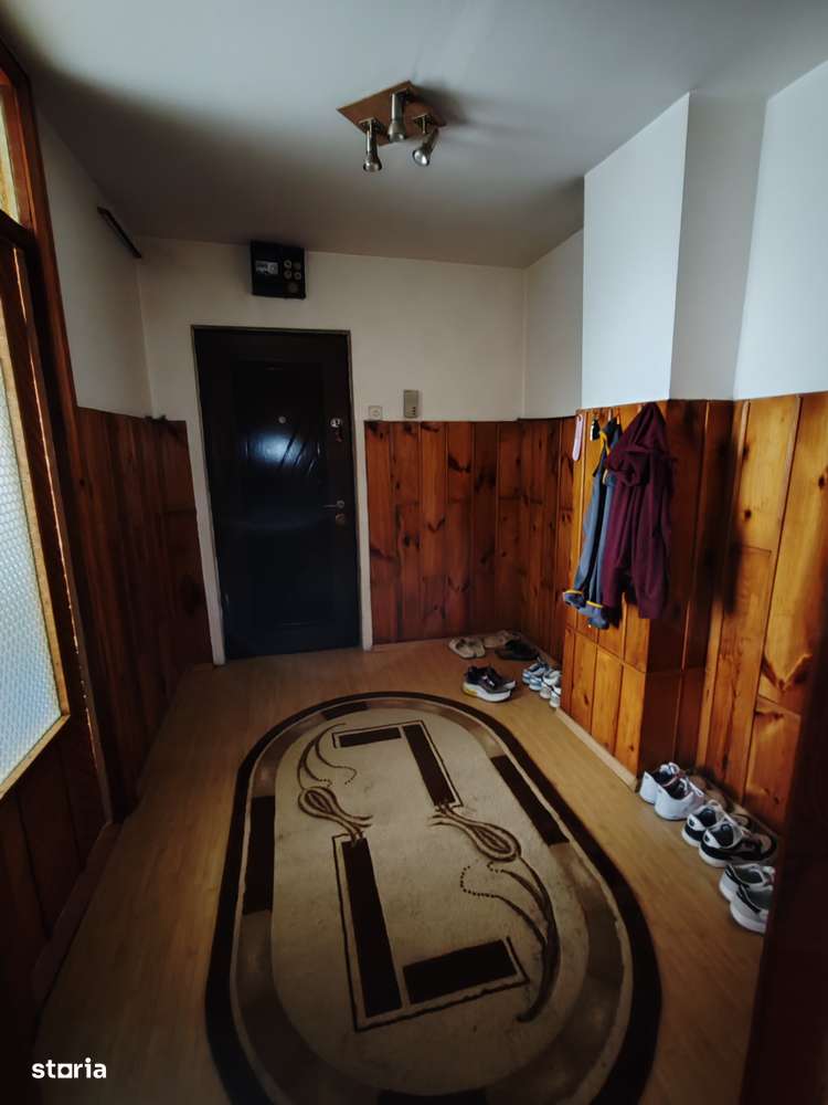 Vând apartament 3 camere micro 4-9