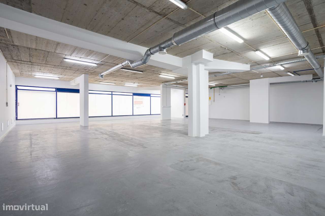 Espaço Comercial Moderno no Coração de Olival de Basto - Ideal para o - Grande imagem: 2/16