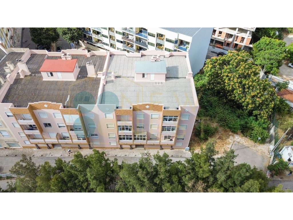 Apartamento T4 com 150m2 junto à Estrada das Machadas | Setúbal-50