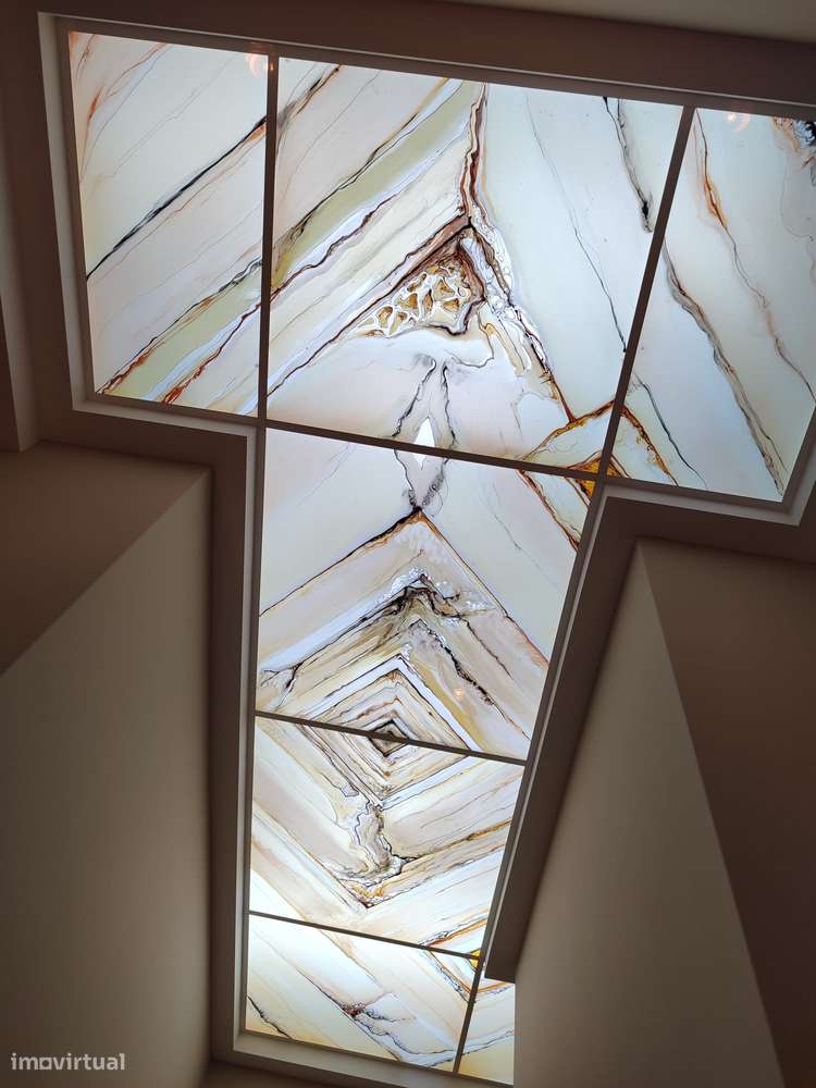 Excelente Moradia  2 frentes + Garagem + Terraço c/ Barbecue + Jardim-16