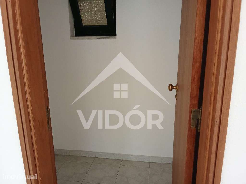 Loja com 31m2 no Mercado Municipal da Baixa da Banheira - Grande imagem: 4/6