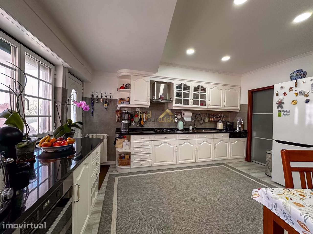 Propriedade com Apartamento T4 e duas Lojas para investidores em Valad - Grande imagem: 4/40