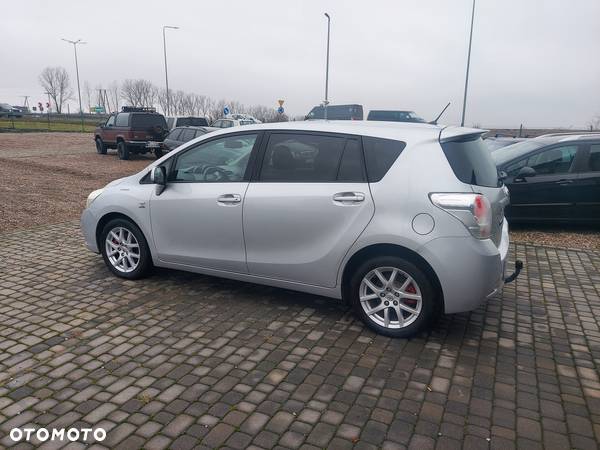 Toyota Verso 2.2 D-CAT Prestige 7os - 17