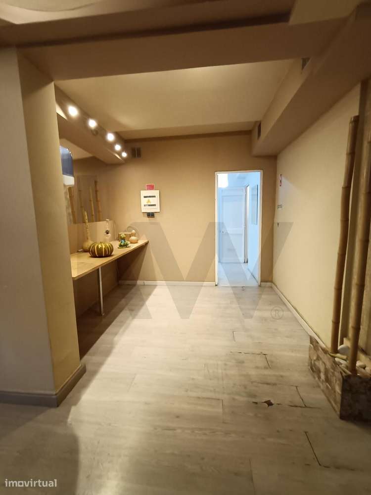 VENDA | ESPAÇO COMERCIAL COM ARRECADAÇÃO – CENTRO DE ALVERCA-29