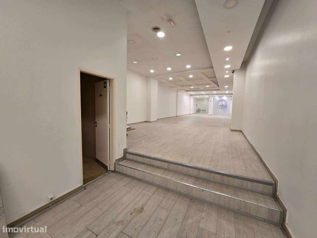 Loja ampla no Marquês serviços, formação, escolas, igrejas ou empresas - Grande imagem: 4/13