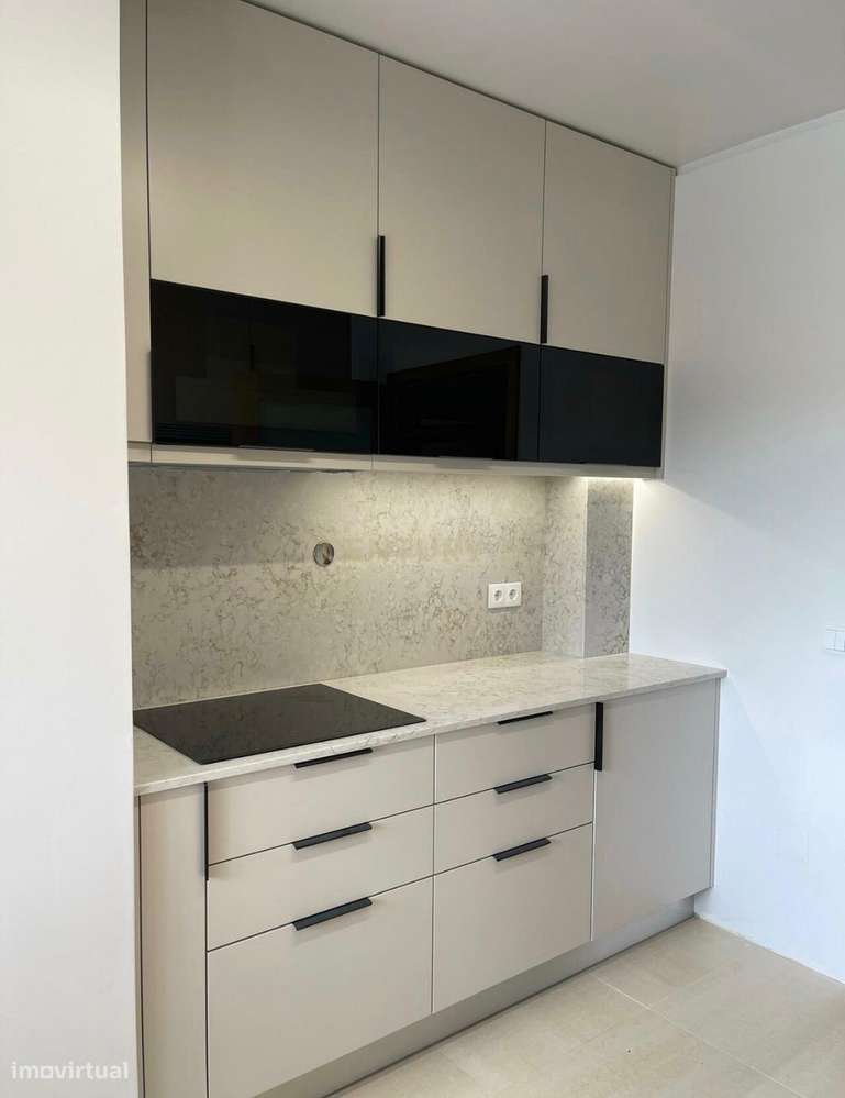 Exclusividade, Conforto e Design Contemporâneo: T3 Duplex no Último An-18
