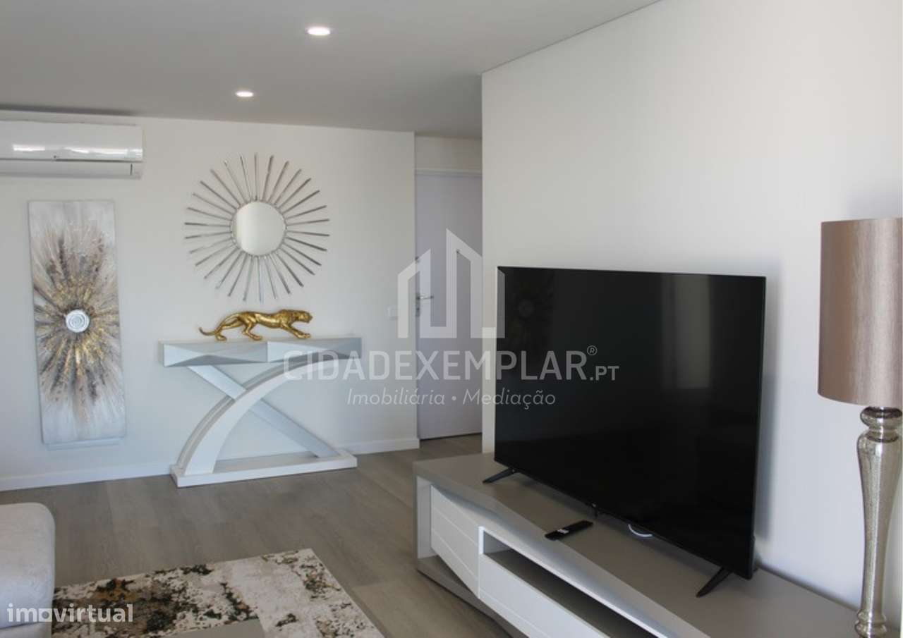 Luxuoso Penthouse T2 Totalmente Remodelado – Portimão, Algarve - Grande imagem: 5/36