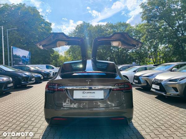 Tesla Model X 90 D - 18