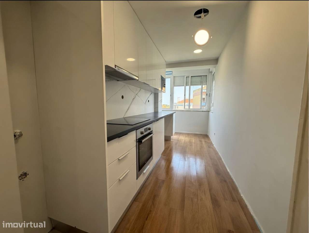 Apartamento T2 na Penha de Franca com acesso a quintal-3