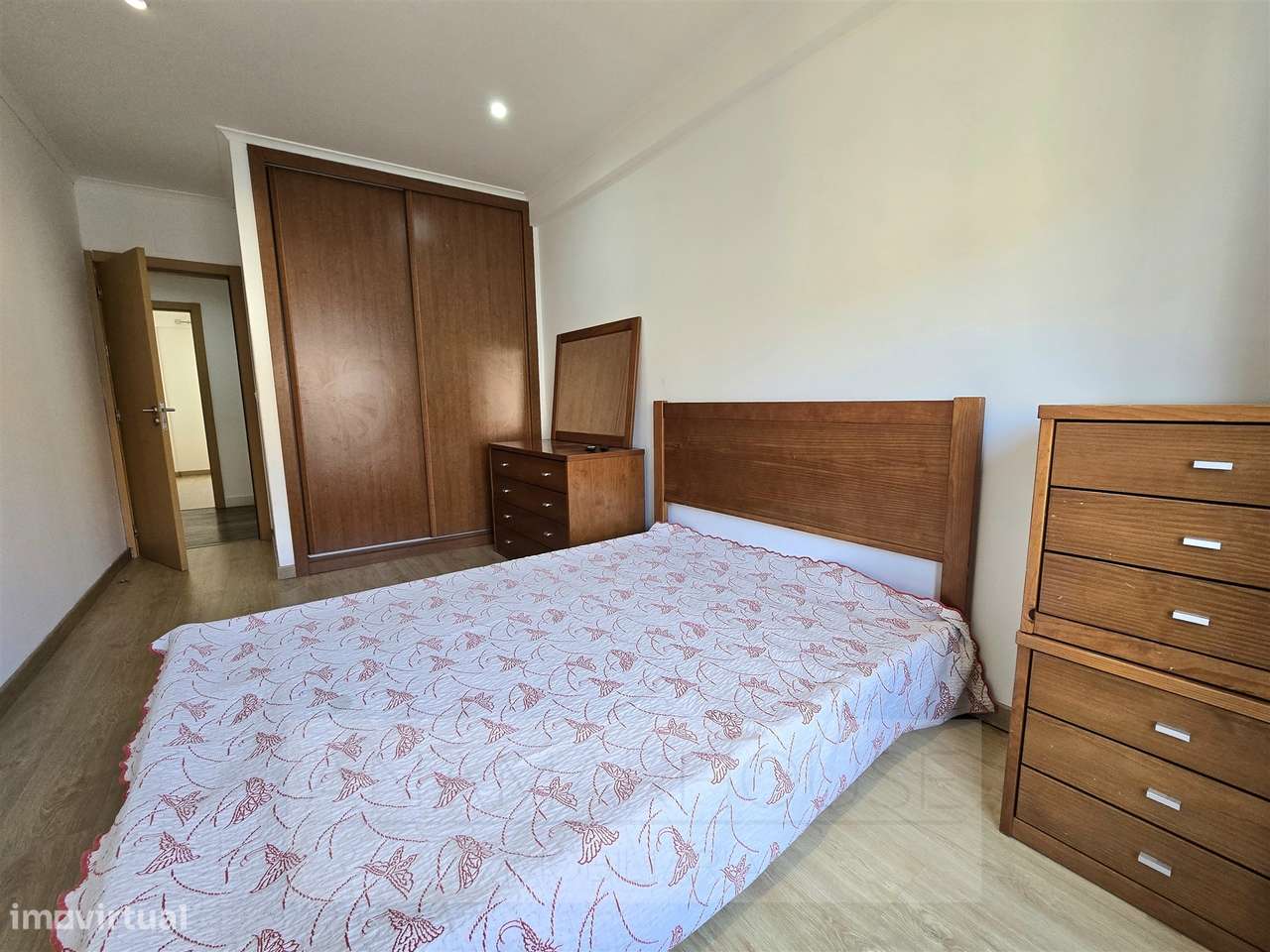 T3 pronto a habitar com parqueamento e arrecadação na Amadora-15