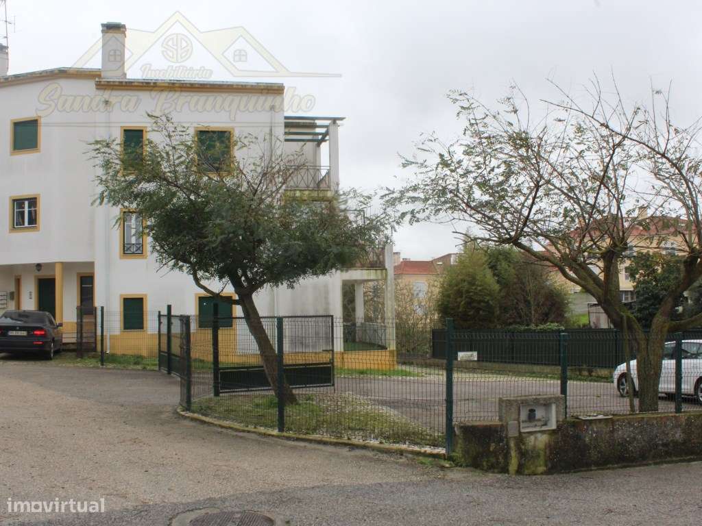 Apartamento T2 com garagem a 10min da praia-51