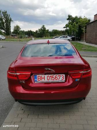 Jaguar XE 2.0 R-Sport - 27