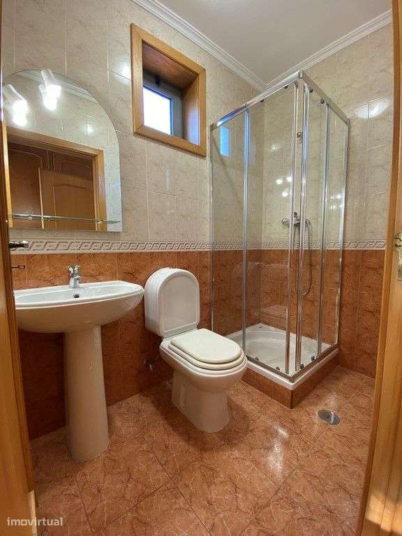 Quarto para Rapaz Estudante – Mário Sacramento / Glicínias - Grande imagem: 2/8