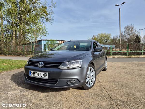 Volkswagen Jetta 1.4 TSI Highline - 1