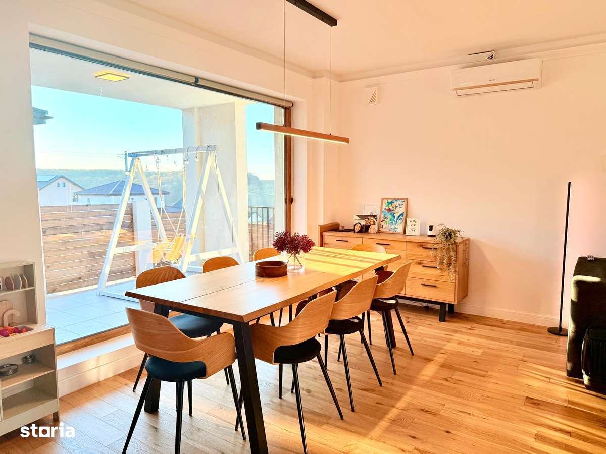 Casă modernă clasa A cu garaj încălzit și panouri solare - Imagine principală: 2/18