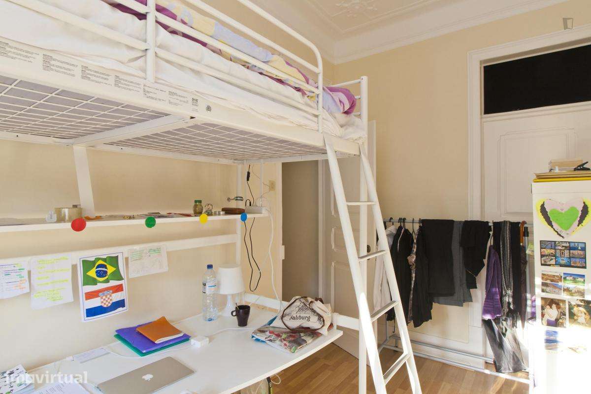 Quarto - localizado em São Sebastião Lisbon - Grande imagem: 3/10