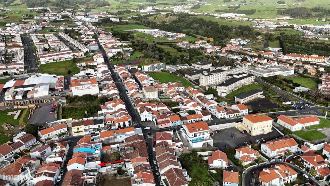 Moradia T3 com Terraço em Angra do Heroísmo - Grande imagem: 4/36