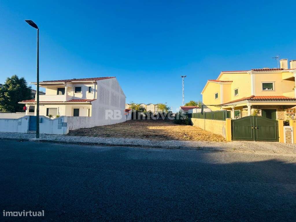 Lote com 315 m2 para construção de moradia no Casal Vaz. - Grande imagem: 1/5