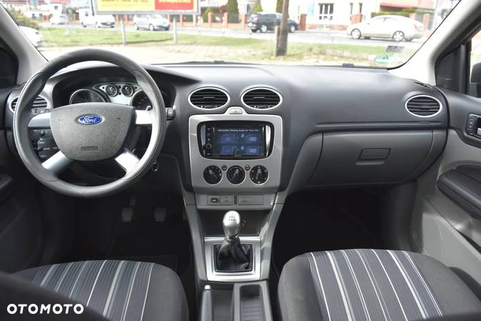 Ford Focus 1.8 FF Ambiente - 9