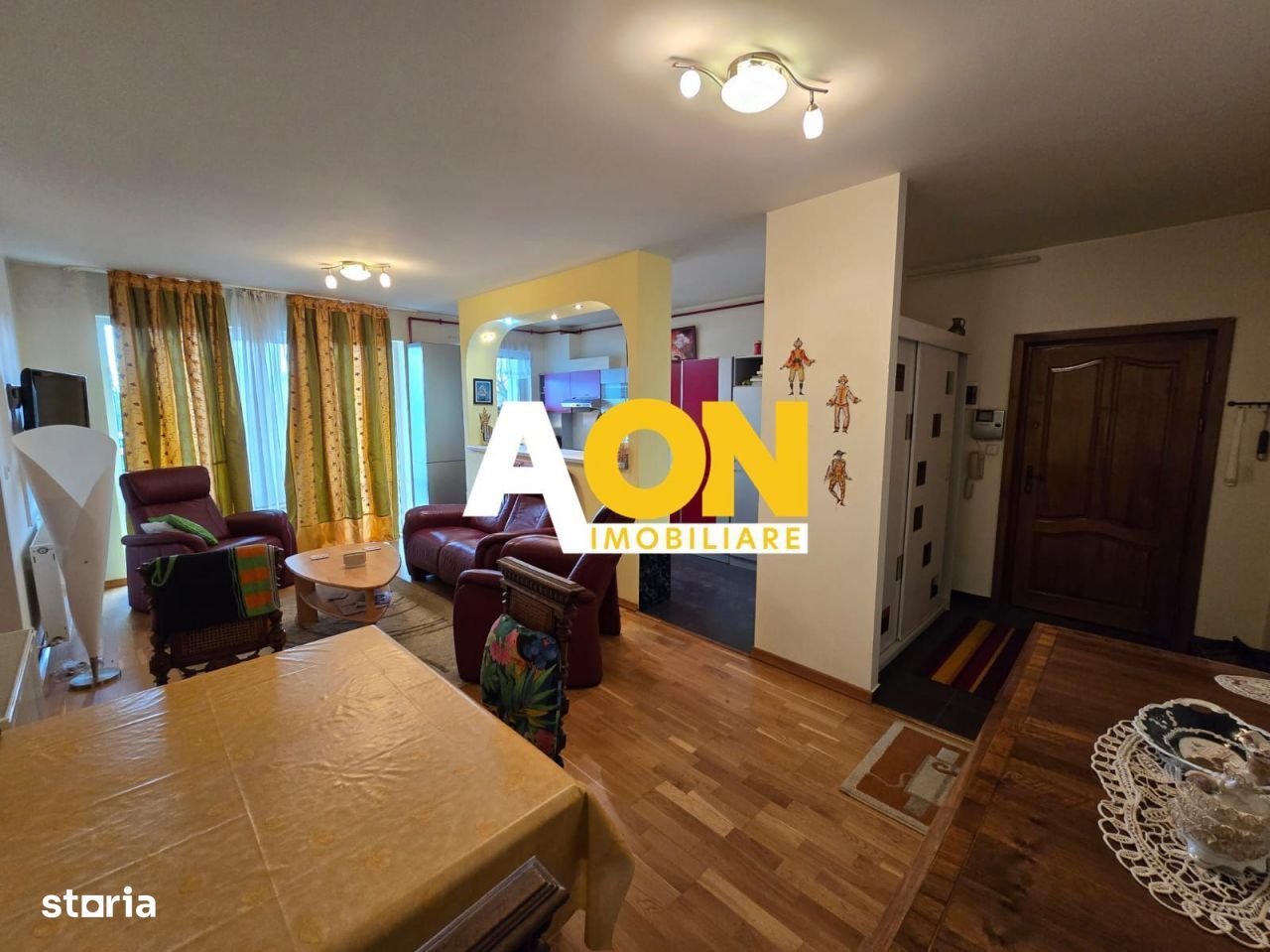 Apartament 3 camere, etaj 1, cu parcare subterana si boxa, zona Gara