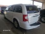 Chrysler Town & Country - 3