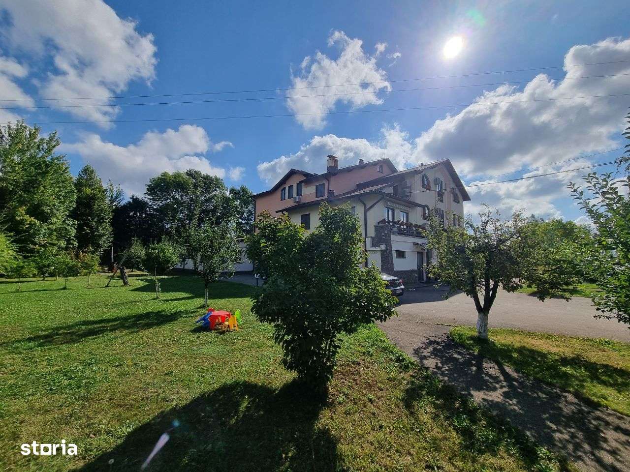 Pensiune 4* cornu / centru spa și piscină + 9000 mp teren - Imagine principală: 4/20