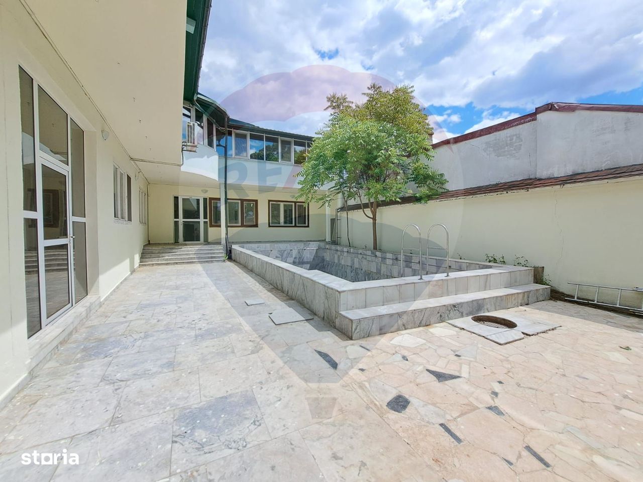 Casa / Vila de vanzare cu 7 camere si piscina in zona Brancoveanu