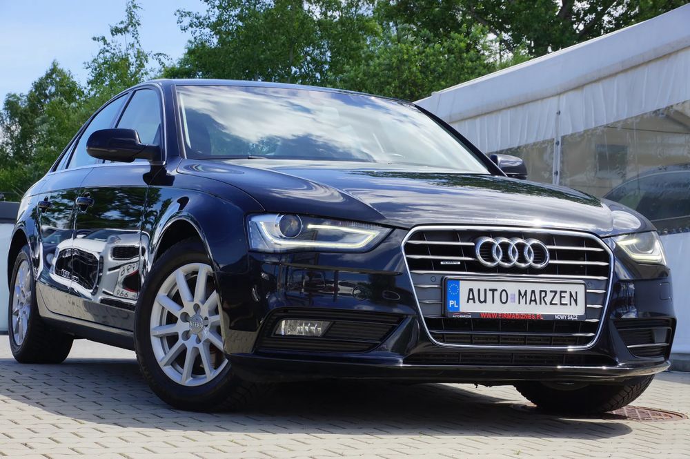 Audi A4 B8 2.0 TDI DPF quattro Attraction 2012