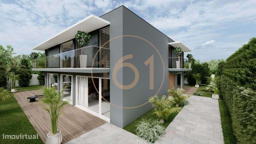 Excelente moradia T3 de 4 frentes em zona nobre de Leça da Palmeira-46