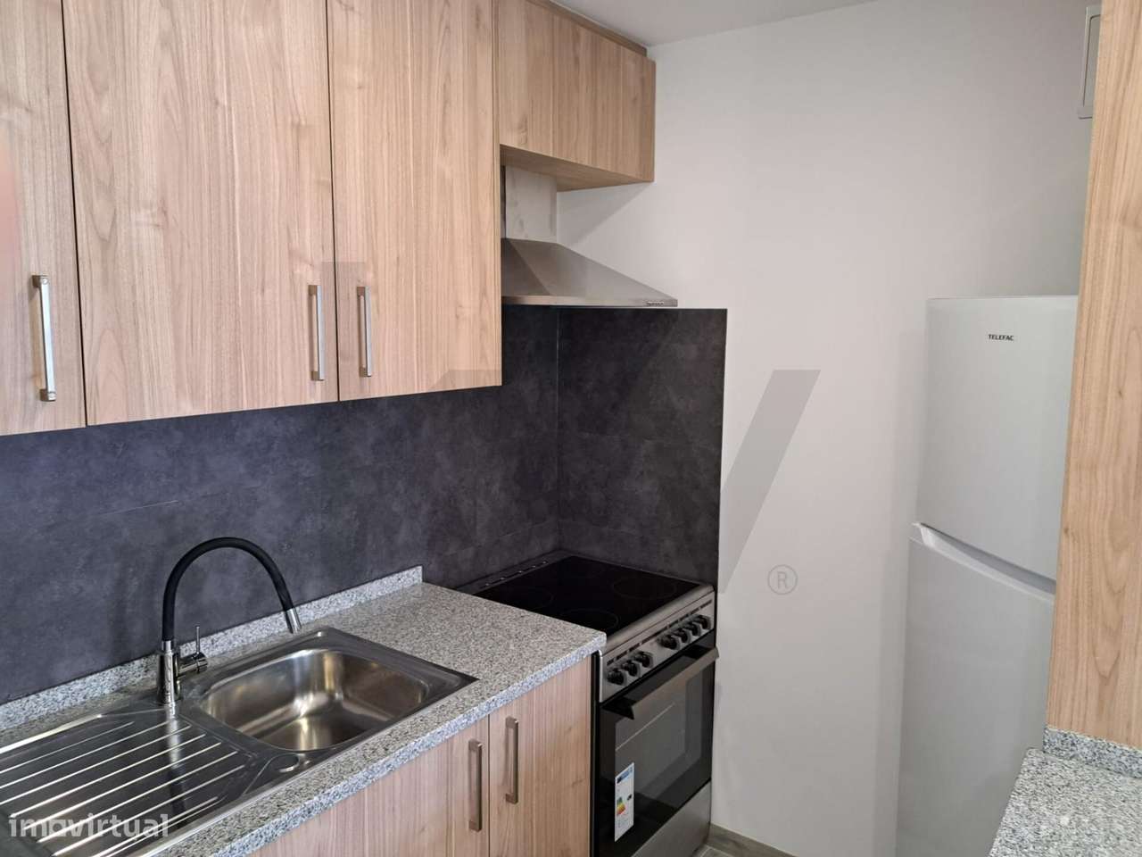 Moradia T0, totalmente renovada e mobilada, na Terrugem - Grande imagem: 5/9