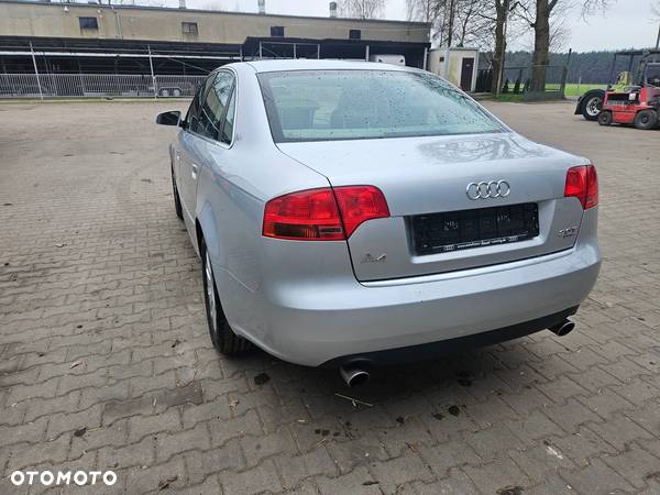 Audi A4 2.0T FSI Quattro Tiptr - 6