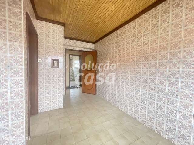 Moradia Isolada T4 para REMODELAR, com 2860m2 de Terreno!-25