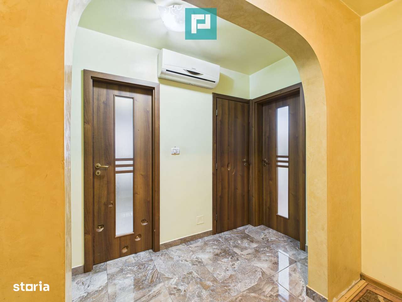 Apartament spațios cu 4 camere în Vlaicu - Imagine principală: 2/13