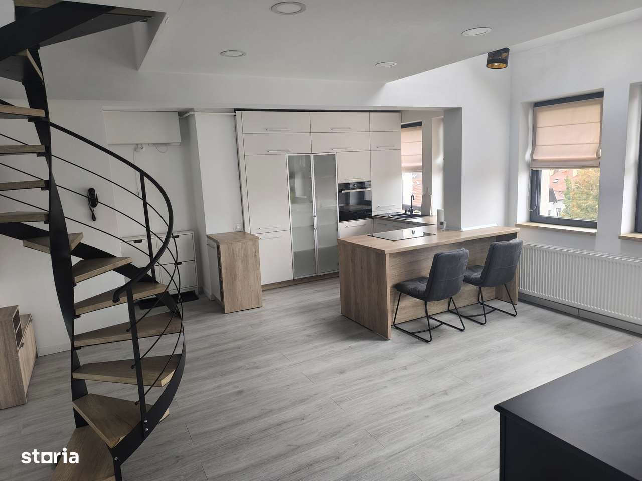 Penthouse 3 camere, 2 bai, dressing 90 mp Cornisa-0