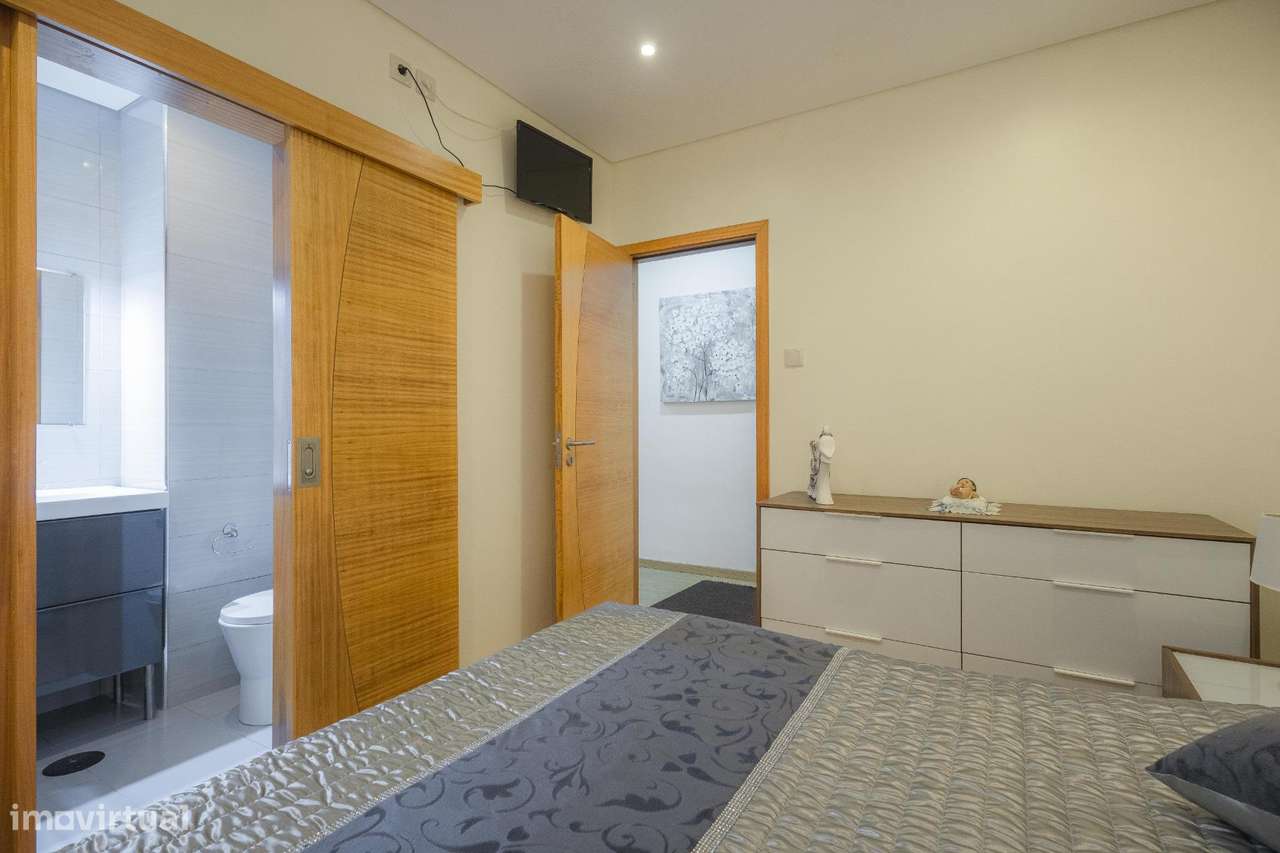 Andar Moradia T3 – Rés do Chão Totalmente Remodelado-13