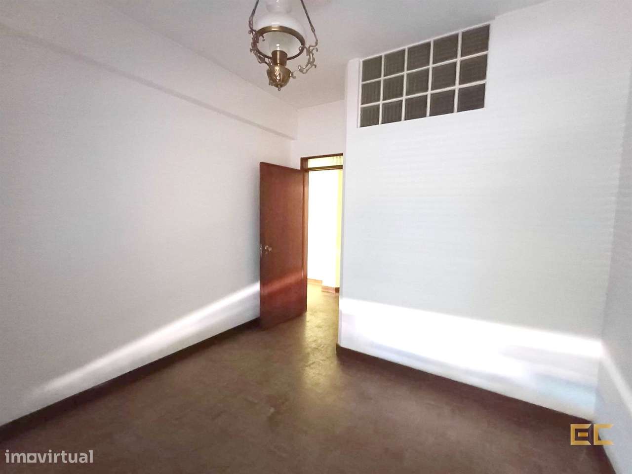 Apartamento T3 com Garagem - Abadias!-13