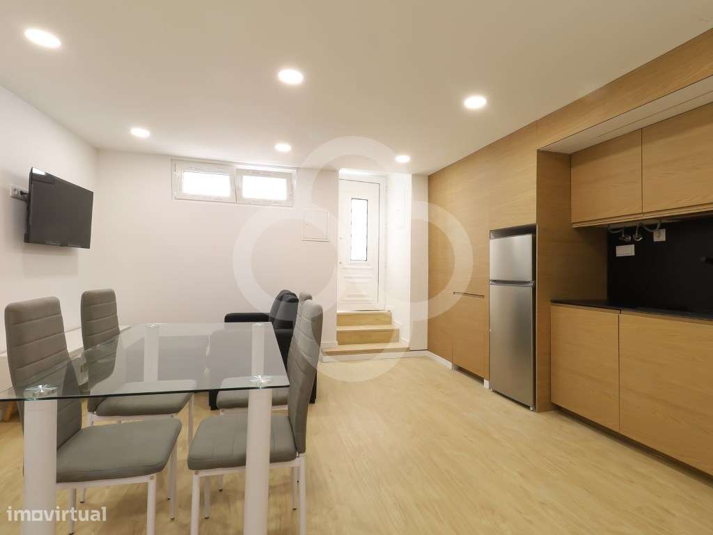 Apartamento T1 Renovado Conforto e Modernidade no Coração da Cidade...-6