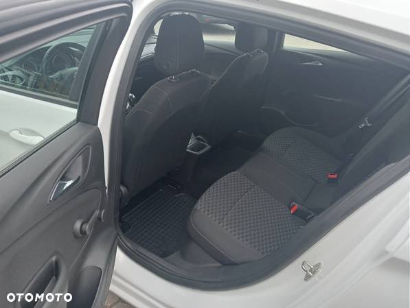 Opel Astra V 1.4 Essentia - 10