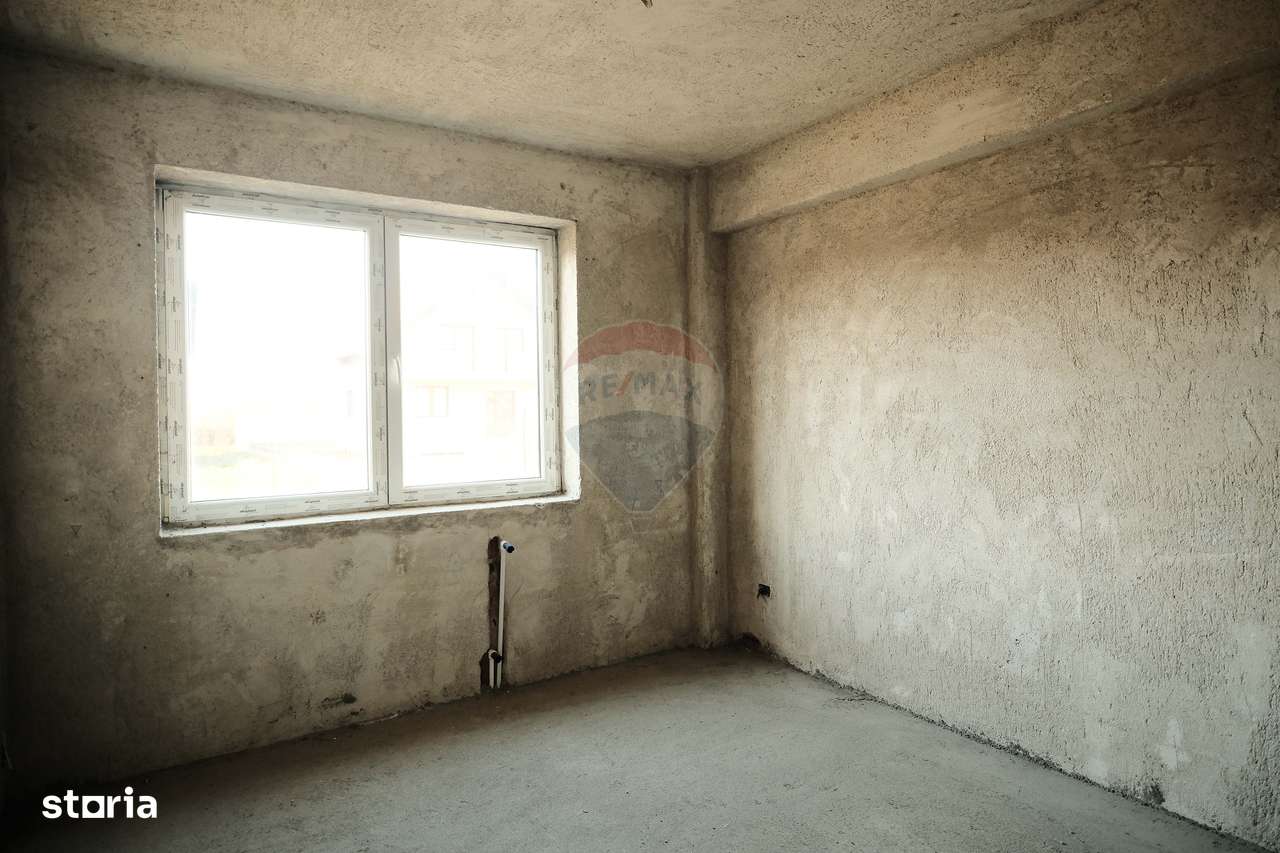 De vanzare bloc la gri format din 9 apartamente-12