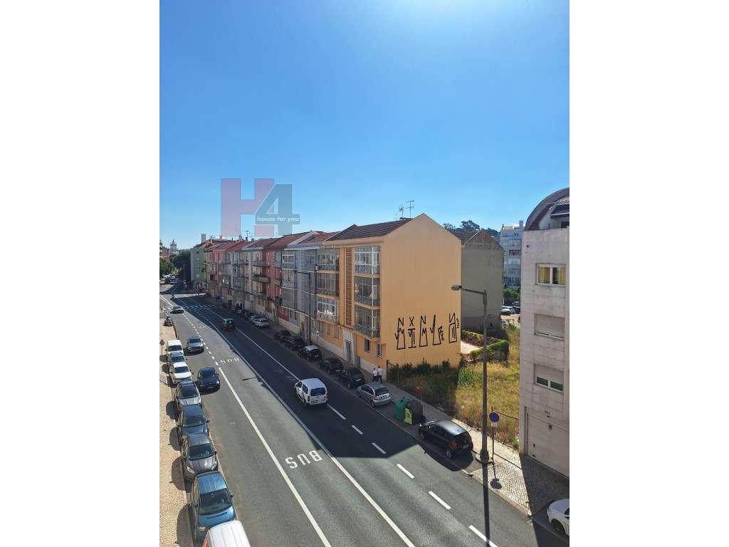 Apartamento T3 totalmente remodelado em Benfica-24