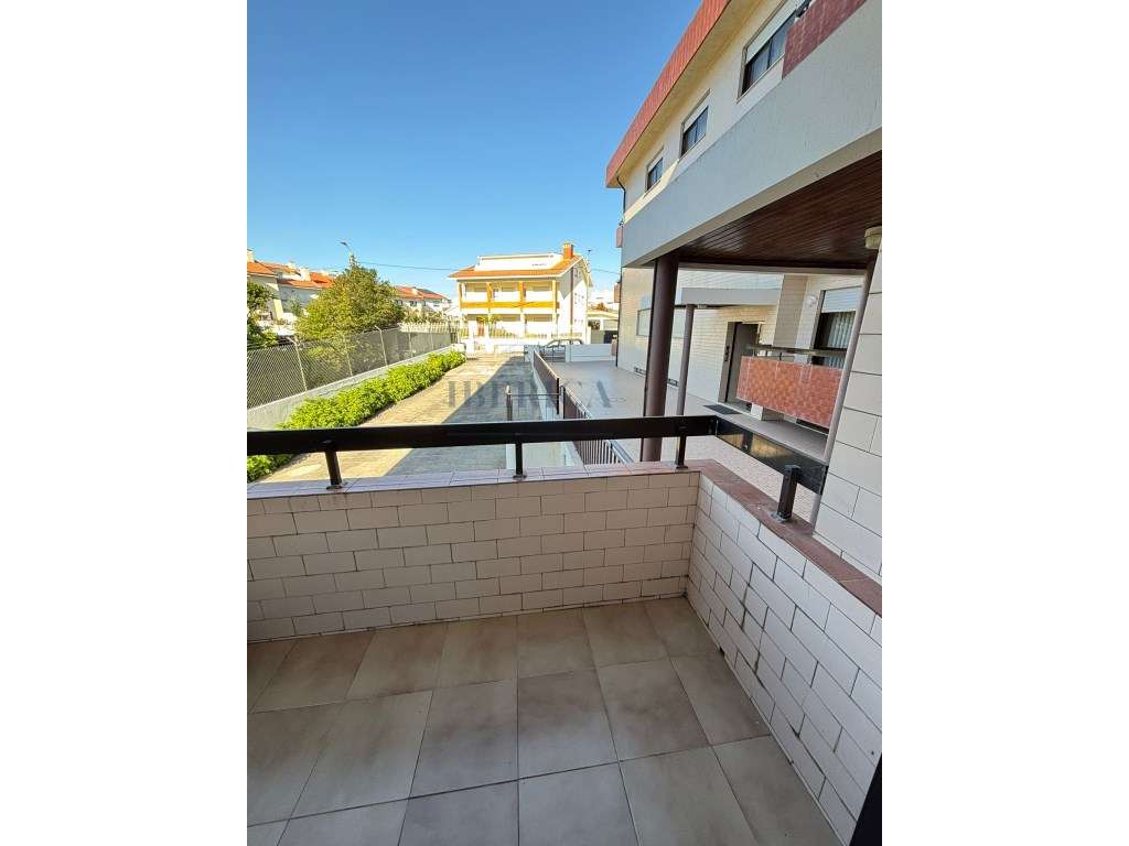 Apartamento T3 Renovado - São Félix da Marinha - 200 metros da prai...-39