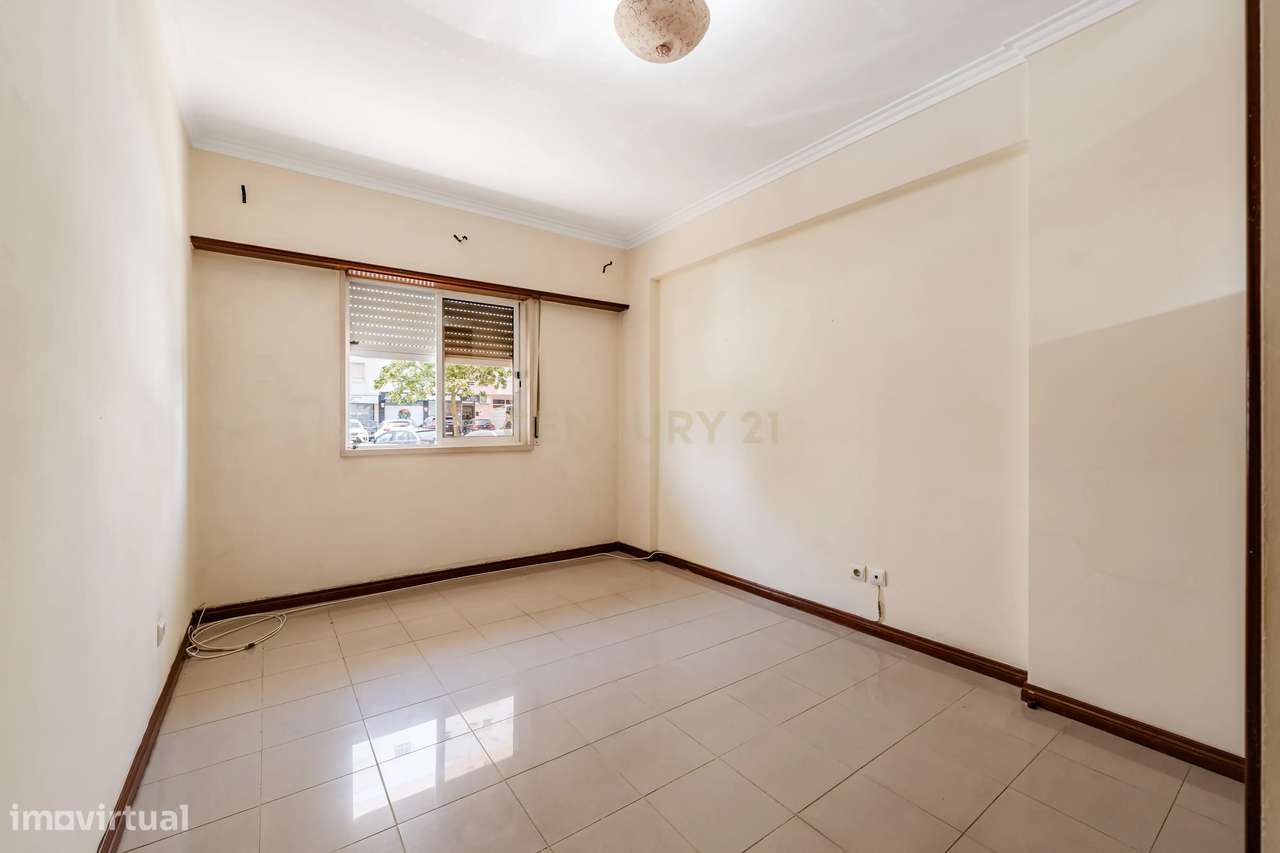 Apartamento T2 em Santa Marta do Pinhal-  Corroios, Seixal-18
