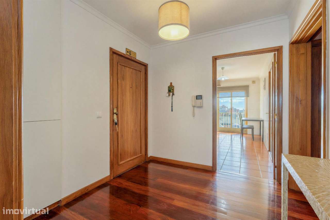 Apartamento T3 com 2 Frentes, Varandas em Vila do Conde-21