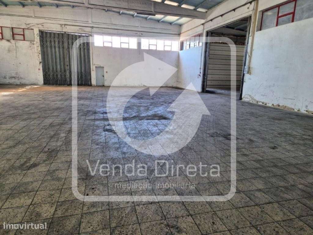 Armazém de 2 pisos com 2000 m², na Zona Industrial de Constantim em... - Grande imagem: 5/24