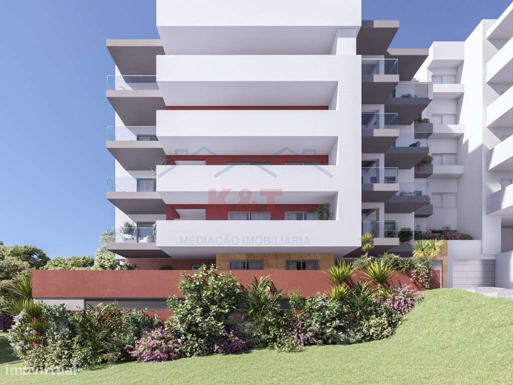Apartamento T3 Novo com varandas espaçosas e piscina-7