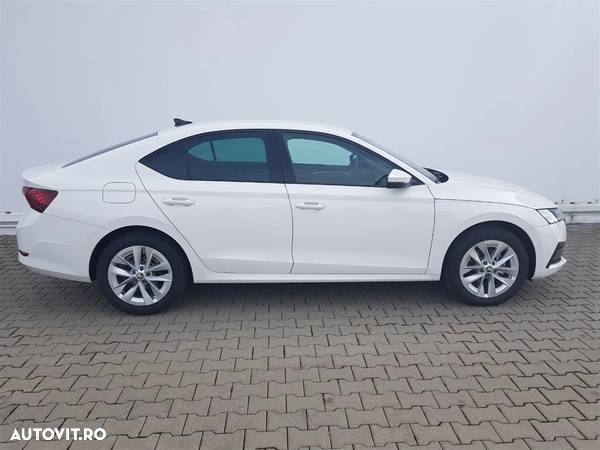 Skoda Octavia 2.0 TDI DSG Style - 6