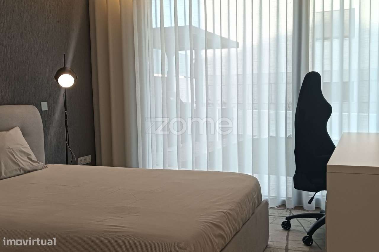 Moradia Térrea Semi- nova com piscina-24