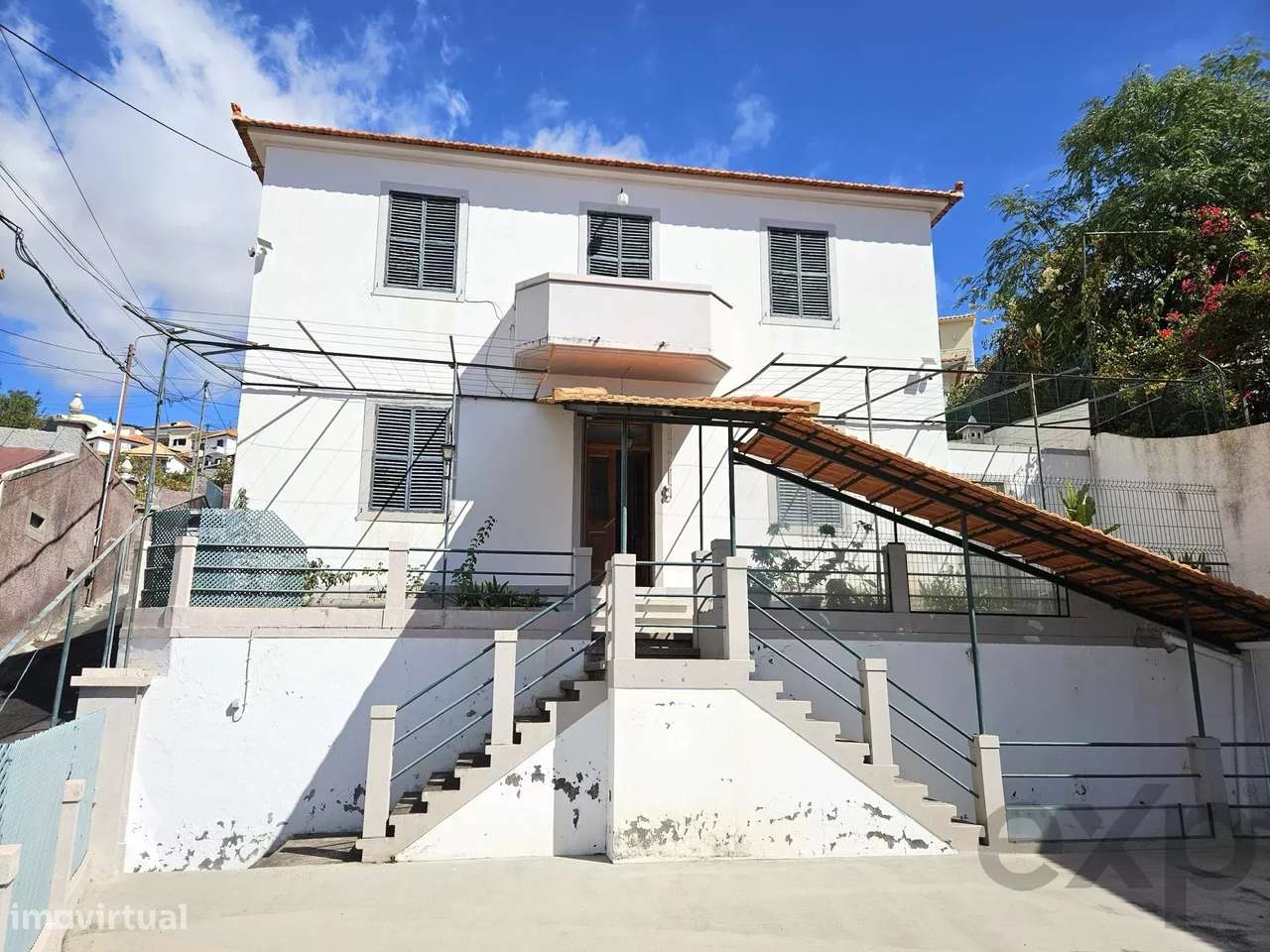 Moradia no Funchal com vista e localização prime! - Grande imagem: 2/14